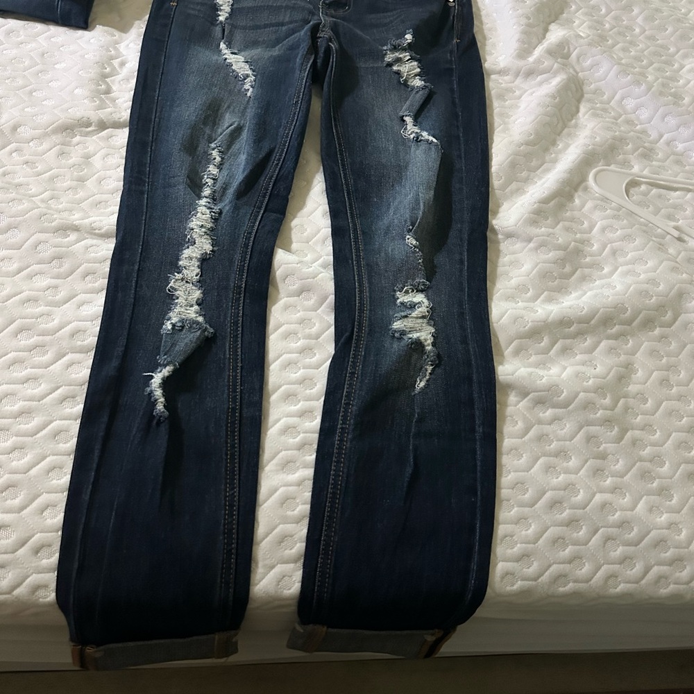Kohl's Dark Blue wash Distressed Skinny Jeans